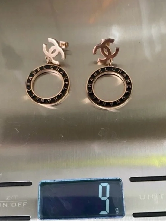 18K Gold and Black Luxury Logo Drop Earrings - Picture 3 of 3